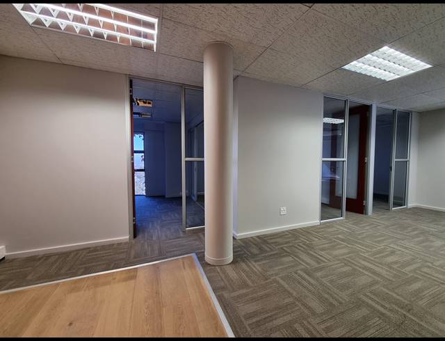 254M² OFFICE TO LET IN PLATTEKLOOF 2